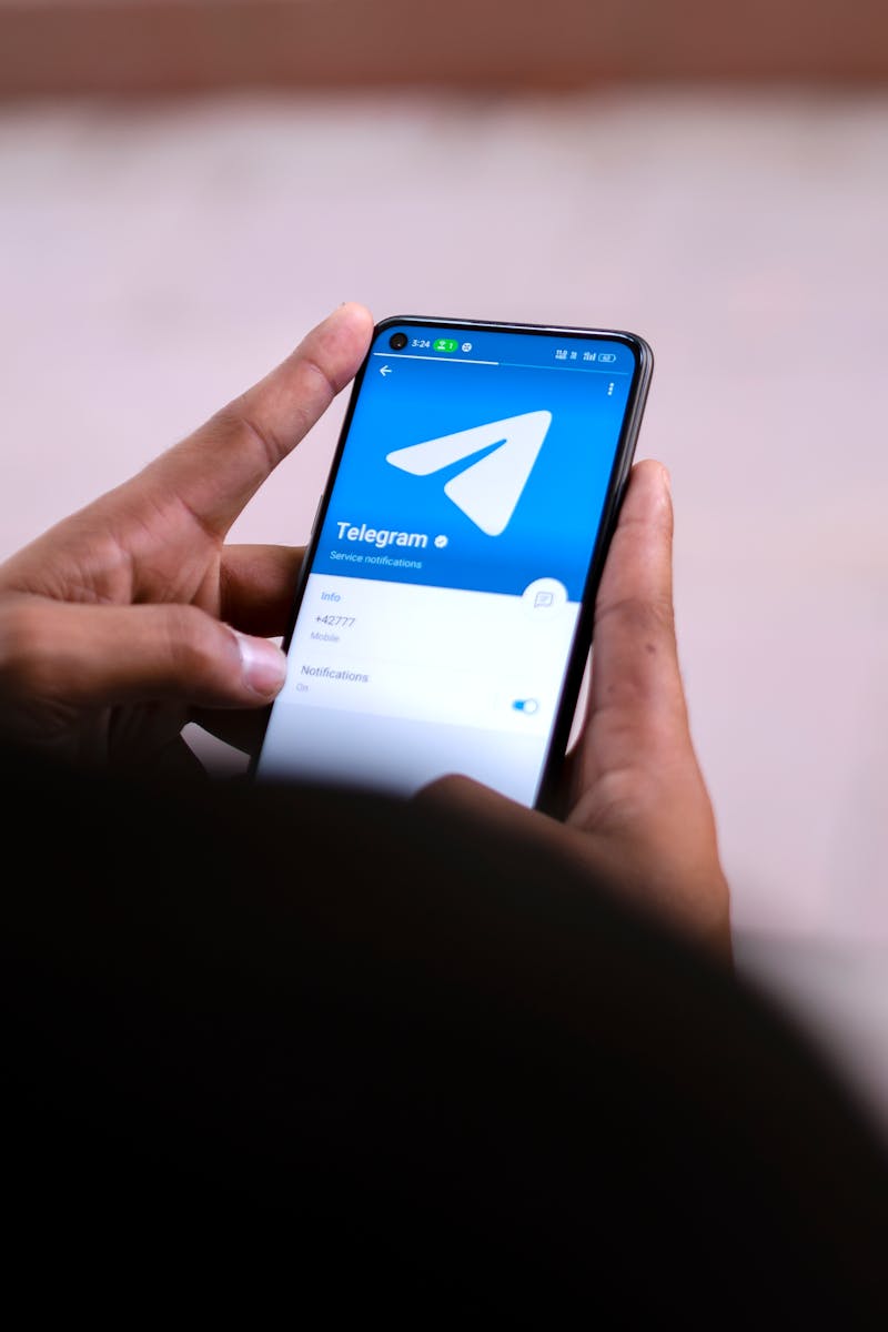 Telegram-застосунок на смартфоні